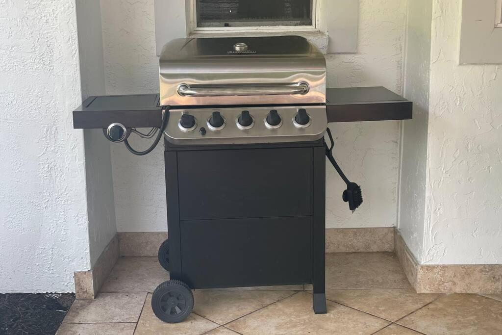 Cheerfull 4/Bed/ 3 Bath / Pool / Best Location Naples Exterior photo