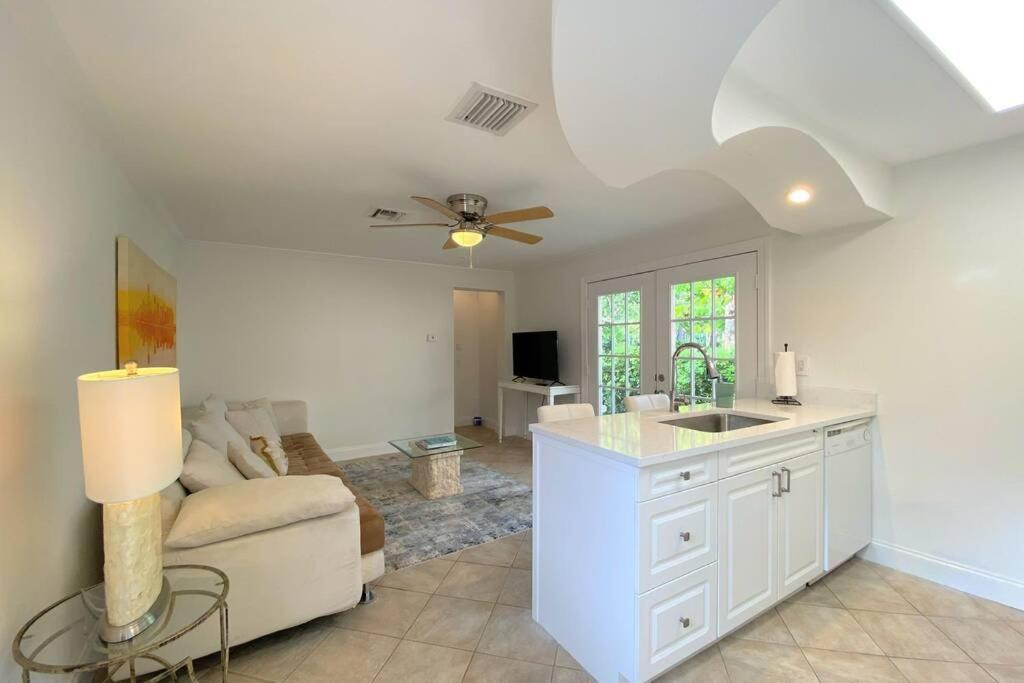 Cheerfull 4/Bed/ 3 Bath / Pool / Best Location Naples Exterior photo